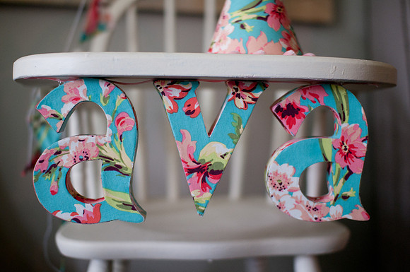 party_ava1yr-1046