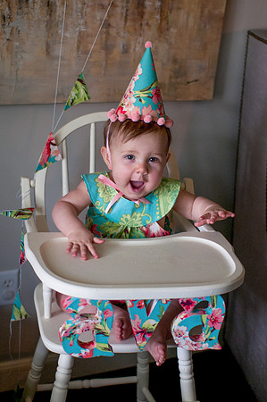 party_ava1yr-1058