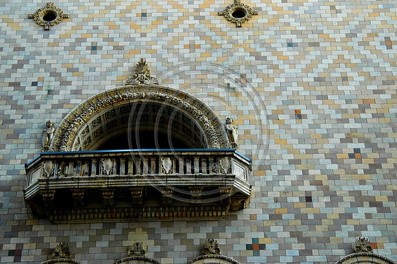 color_-1008.jpg
